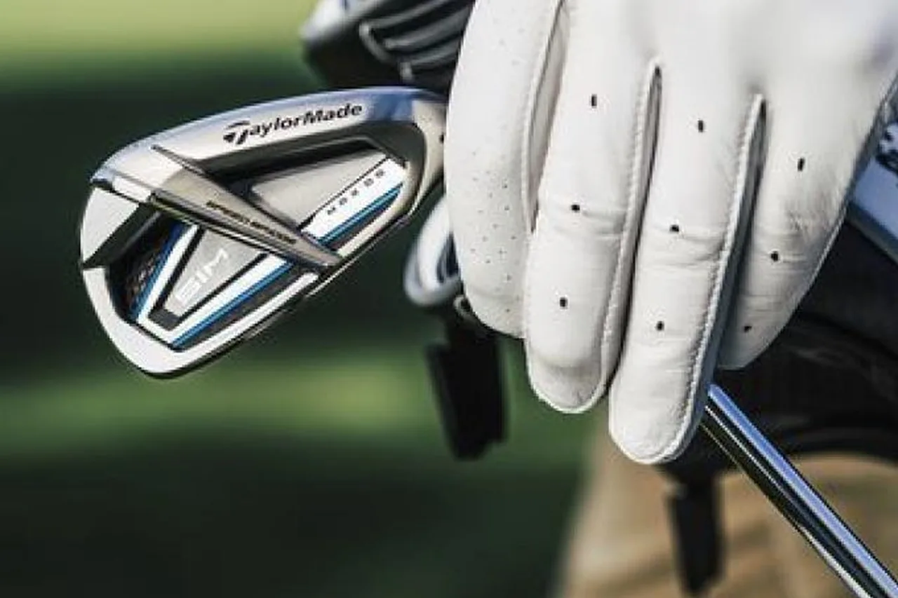 Golfhandschoen en ijzers
